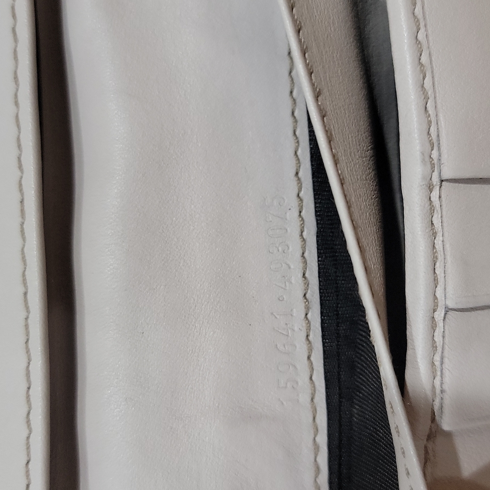 Authentic Gucci wallet - Picture 9 of 11